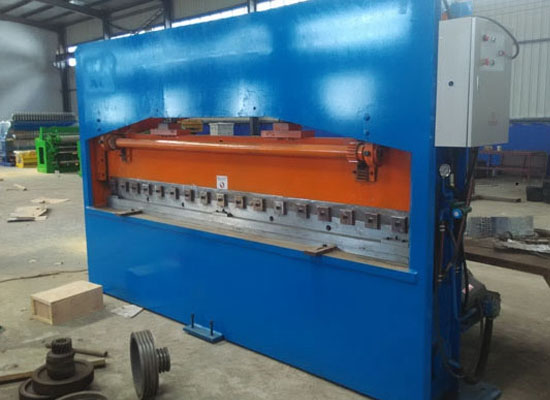 護(hù)欄網(wǎng)折彎機